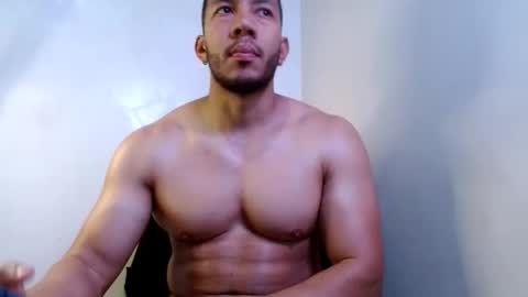 holl latino online show from April 7, 11:29 pm