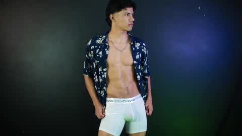 Snapshot of guts_x chatting on October 2, 10:19 pm Guts online show from October 2, 10:19 pm