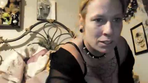 gutterfly86 online show from May 23, 5:42 pm