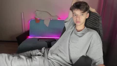 guy_liam1 online show from September 22, 4:22 pm