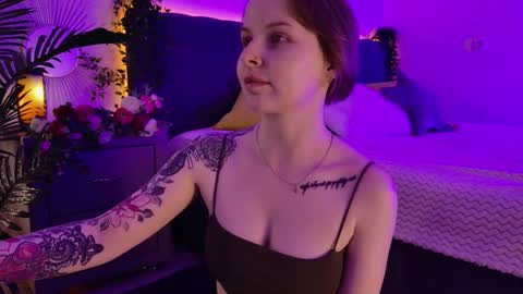 gwenhilton online show from October 12, 5:33 am