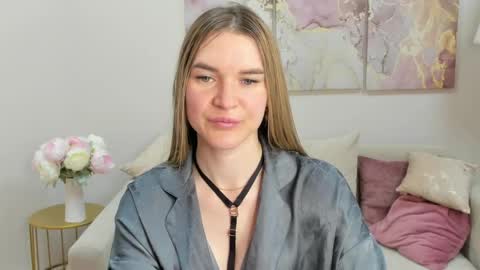 gwensmitt online show from June 7, 11:54 pm