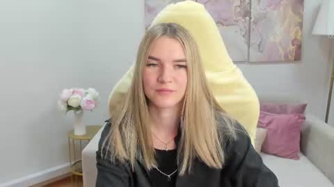 gwensmitt online show from July 29, 9:26 pm