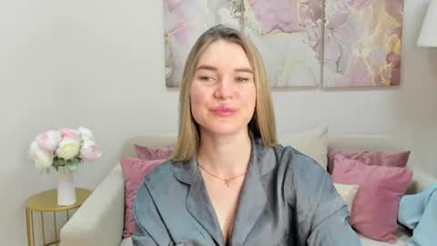 gwensmitt online show from June 11, 12:32 am
