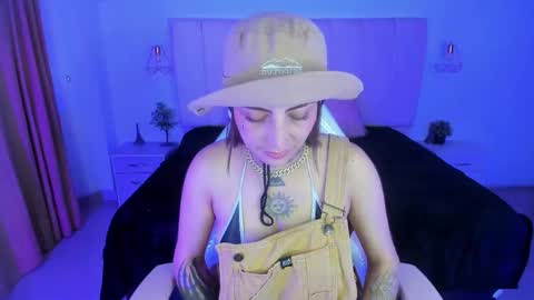 gyal_8_ online show from December 14, 4:19 am