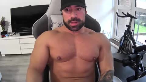 gymking999 online show from February 11, 1:51 pm