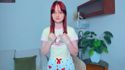 Kelly  Lilly online show from November 7, 6:43 pm