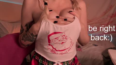 Snapshot of h2h0e chatting on January 11, 8:10 pm Lana online show from January 11, 8:10 pm