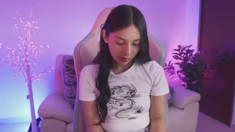 Hade online show from September 25, 6:37 pm