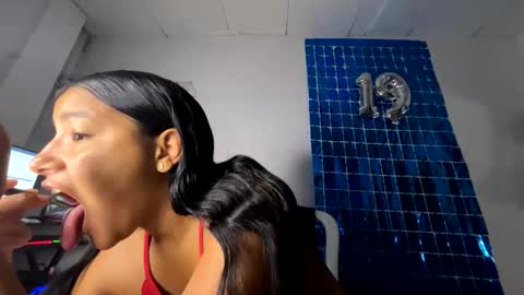 hadesmit1 online show from June 10, 12:59 pm