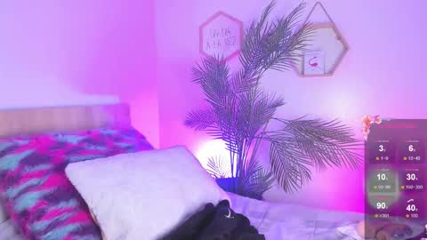 Hadid online show from March 25, 8:26 pm