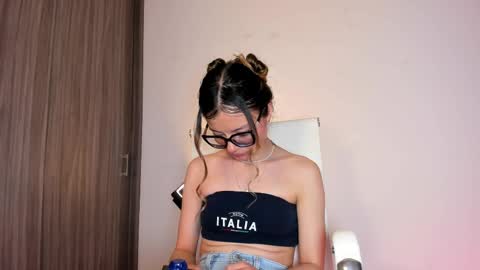 Hailey online show from April 16, 2:11 am