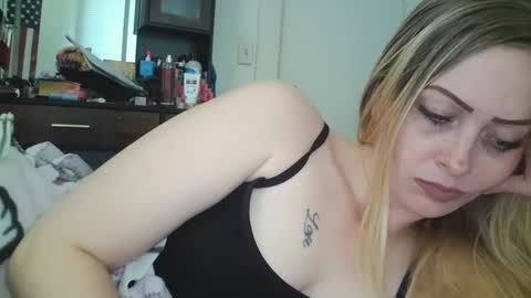 Hailey and d online show from September 15, 5:25 pm