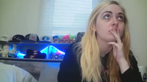 Hailey and d online show from March 3, 11:24 pm