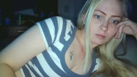 Hailey and d online show from October 25, 8:13 am