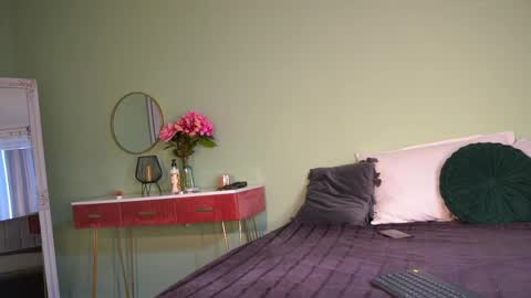 Hailey online show from February 24, 8:06 am