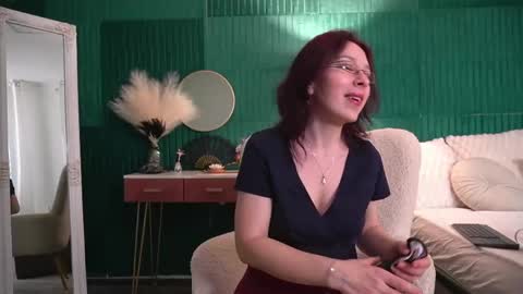 Hailey online show from June 1, 3:41 am