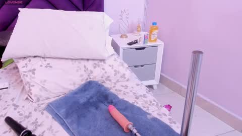 haileystonei online show from March 8, 6:26 pm