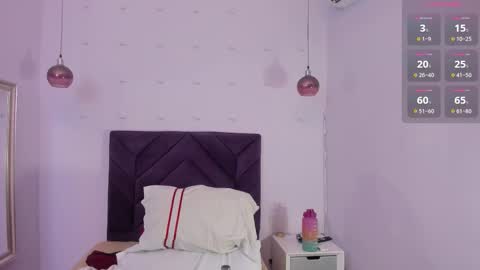 haileystonei online show from October 15, 11:33 am