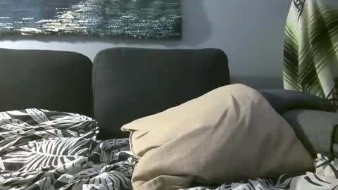 Snapshot of hairiestbear chatting on December 14, 7:51 am Hairiest Bear online show from December 14, 7:51 am