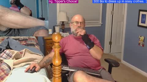 HairyDaddyBear69 online show from January 7, 12:15 am