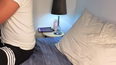 Independent       model  online show from November 6, 12:46 am