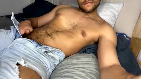 Independent       model  online show from March 11, 11:58 pm