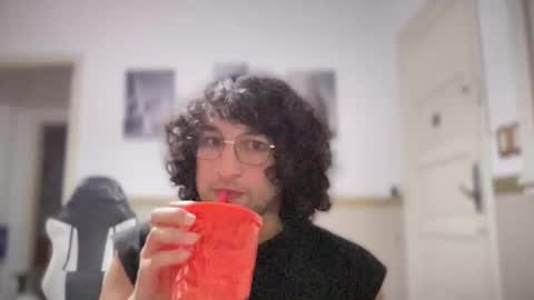 Snapshot of halfblood18 chatting on October 26, 12:44 am halfblood18 online show from October 26, 12:44 am