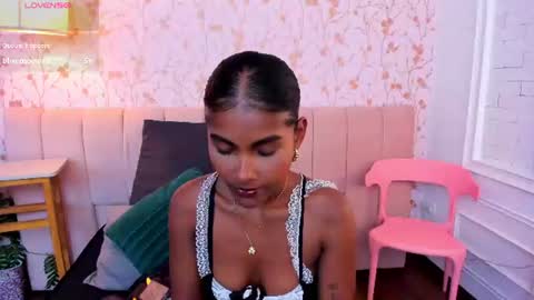 Halley Lorens online show from June 13, 7:35 pm