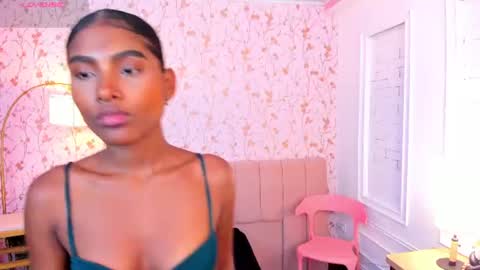 Halley Lorens online show from June 11, 7:12 pm