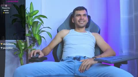 hamiltong12 online show from March 31, 10:21 pm