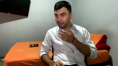 hamiltong12 online show from November 14, 6:26 am