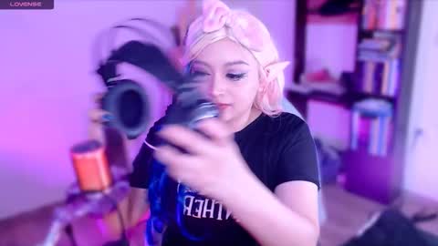 Hana Hyuga .   Please help me reach 200 thumbs up online show from December 23, 3:23 am