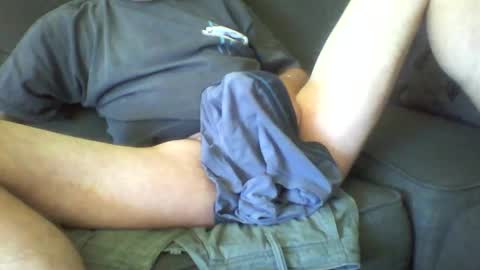 Snapshot of hand_ball_32 chatting on December 13, 1:26 am hand_ball_32 online show from December 13, 1:26 am