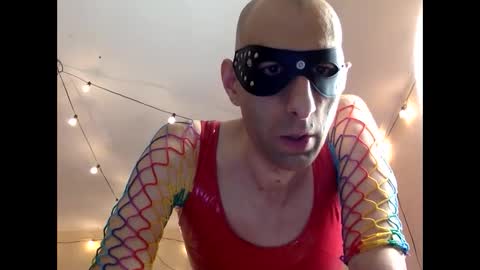 Snapshot of handsomealfie chatting on December 26, 10:37 am HandsomeAlfie online show from December 26, 10:37 am