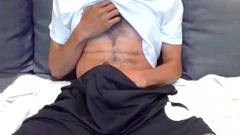 HandsomeStranger online show from July 6, 1:35 am