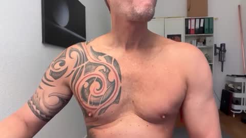 hanky online show from December 15, 10:22 am