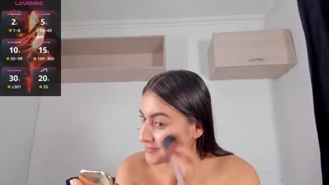 hanna__evans_ online show from July 21, 1:35 pm