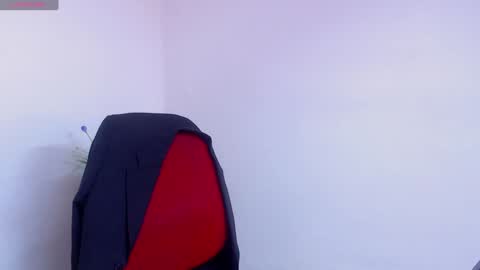 Snapshot of hanna_chloe chatting on February 5, 4:58 pm Sara online show from February 5, 4:58 pm