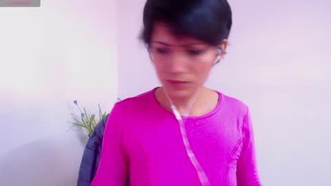 Snapshot of hanna_chloe chatting on January 23, 5:10 pm Sara online show from January 23, 5:10 pm