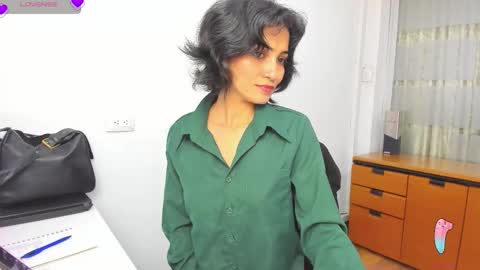 Snapshot of hanna_chloe chatting on September 18, 5:06 pm Sara online show from September 18, 5:06 pm