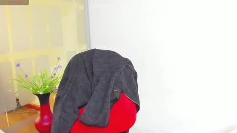 Snapshot of hanna_chloe chatting on February 23, 4:13 pm Sara online show from February 23, 4:13 pm