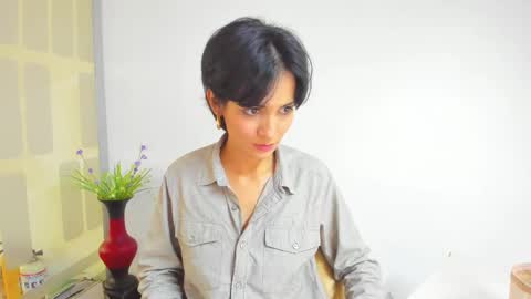 Snapshot of hanna_chloe chatting on March 4, 5:24 pm Sara online show from March 4, 5:24 pm