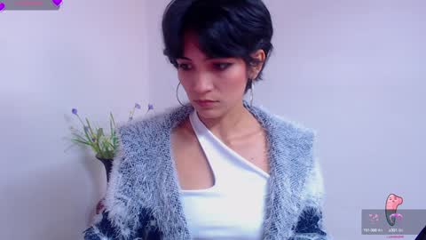 Snapshot of hanna_chloe chatting on January 26, 5:34 pm Sara online show from January 26, 5:34 pm