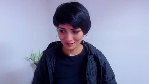 Snapshot of hanna_chloe chatting on December 23, 10:55 pm Sara online show from December 23, 10:55 pm