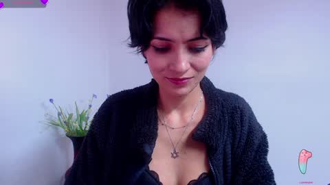 Snapshot of hanna_chloe chatting on February 4, 5:34 pm Sara online show from February 4, 5:34 pm