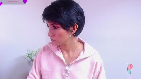 Snapshot of hanna_chloe chatting on January 3, 5:42 pm Sara online show from January 3, 5:42 pm