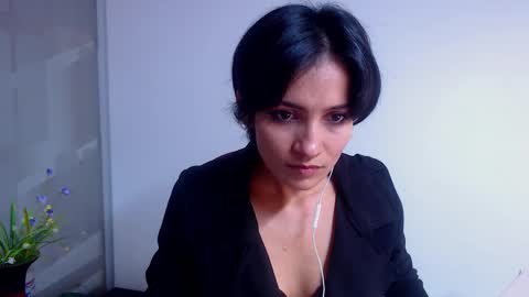 Snapshot of hanna_chloe chatting on February 26, 8:58 pm Sara online show from February 26, 8:58 pm