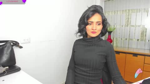 Sara online show from November 12, 6:43 pm