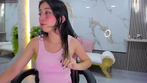 Hanna online show from November 17, 6:43 pm